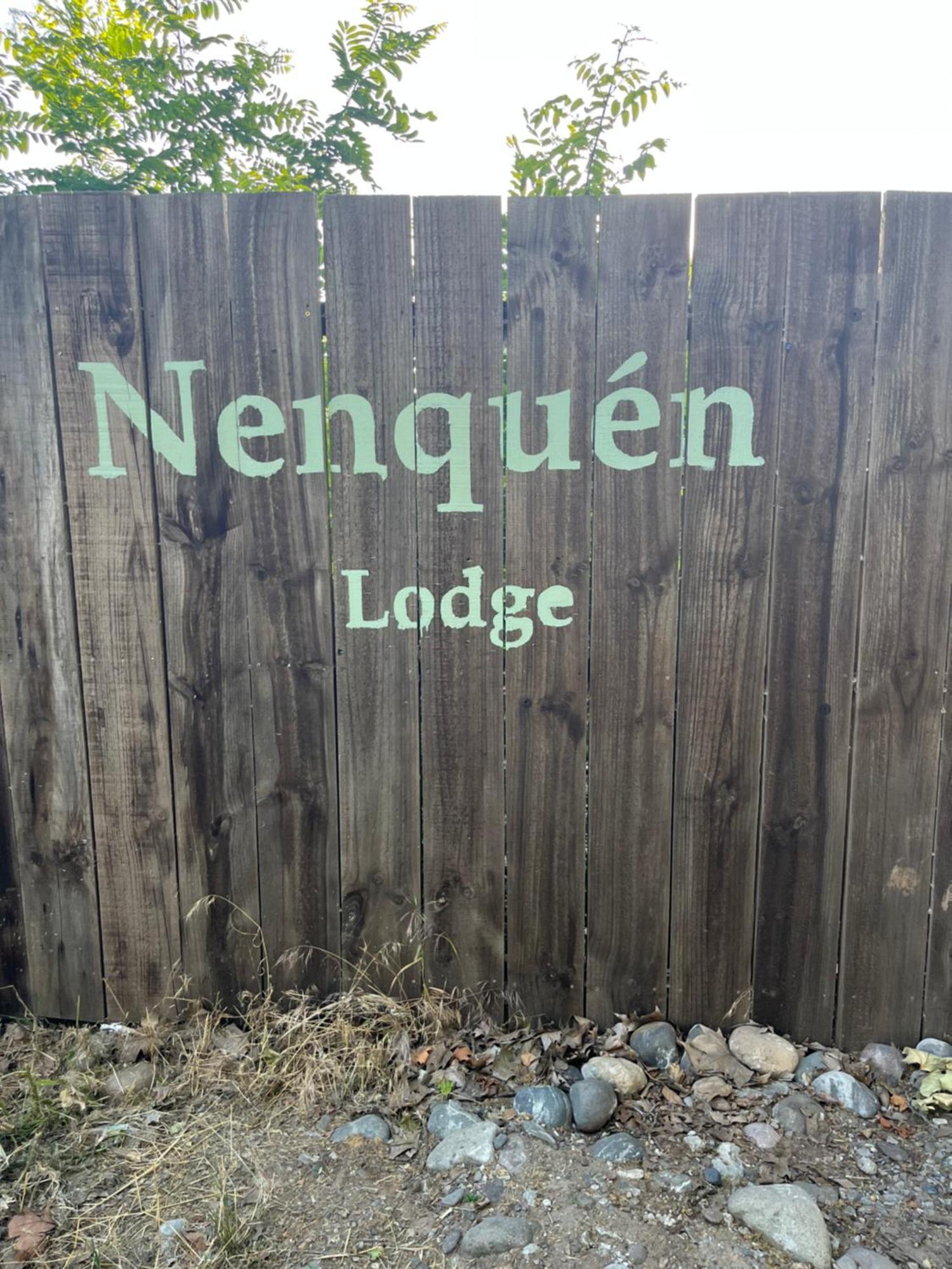 Nenquen Lodge 圣克鲁兹 外观 照片